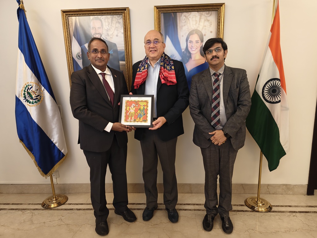 Mr Raja Bhanu, Director General, HE Mr. Guillermo Rubio Funes, Ambassador 
Embassy of the Republic of El Salvador, New Delhi and Mr Murali Krishna, Director