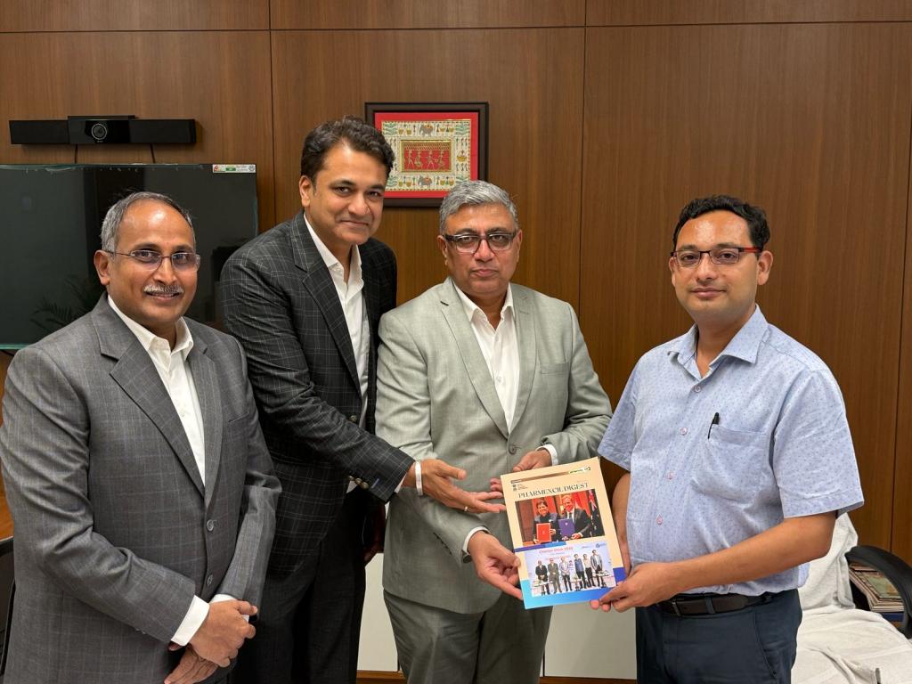 Shri Raja Bhanu, Director General, Shri Nipun Jain, CoA, Member & Chairman-iphex 2026,  Shri Namit Joshi, Chairman and Shri Harsh Mangla, IAS, JS, DoH&FW