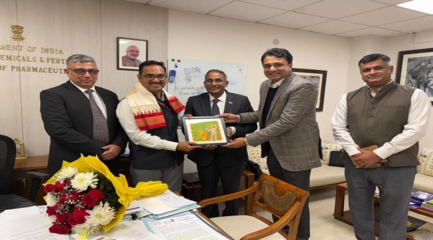 Mr Namit Joshi, Chairman, Mr Satyaprakash T L, IAS, Joint Secretary, Department of Pharmaceuticals, Ministry of Chemicals & Fertilizers, Mr Raja Bhanu, Director General, Mr Nipun Jain, CoA Member