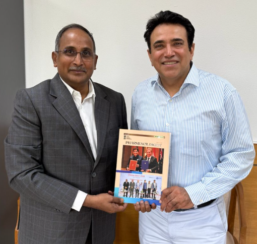Shri Raja Bhanu, Director General, Pharmexcil & Shri Mohit Yadav, IFS, Joint Secretary, DoC