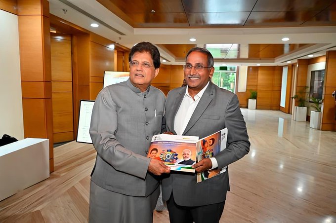 Ahead of #iPHEX2026, PHARMEXCIL DG Mr. Raja Bhanu met Shri Piyush Goyal, Hon'ble Minister of Commerce & Industry. India's pharma exports have grown 2X over the last decade, from USD 15.44 billion in FY2014 to USD 31.11 billion in FY2026.