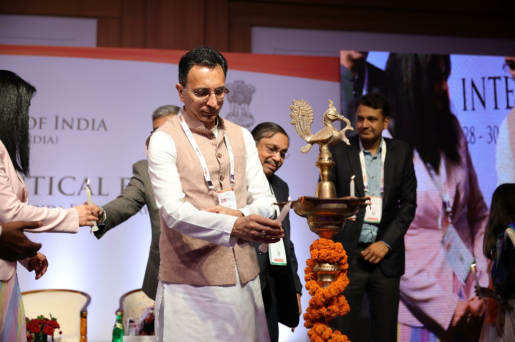 1 Sri Jitin Prasada, Hon'ble Minister lighting a lamp in 10th Edition of iPHEX